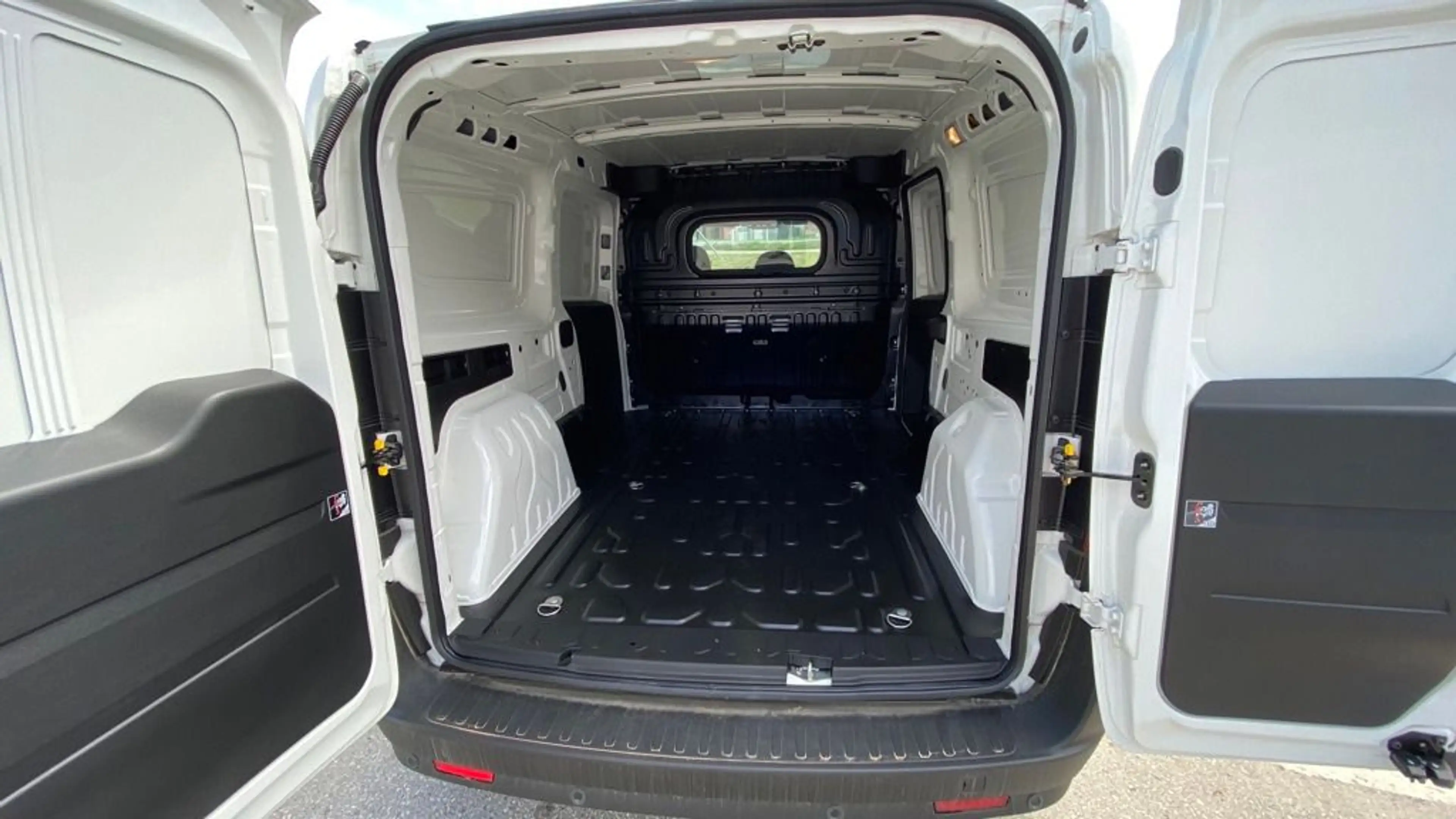 Fiat Doblo DOBLO C KW MAXI 95MJ SX — photo 14