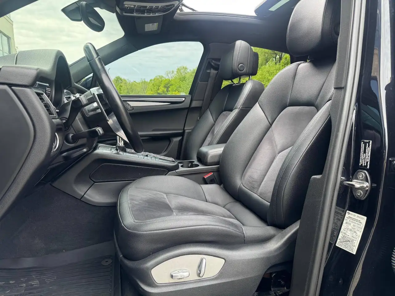 Porsche Macan снимка Porsche Macan