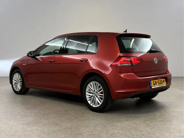 Volkswagen Golf view 3
