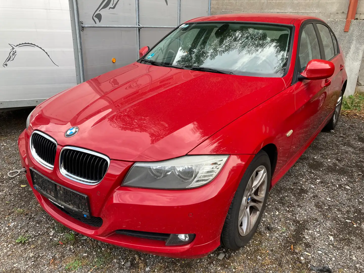 BMW 318 318d Rot - 1