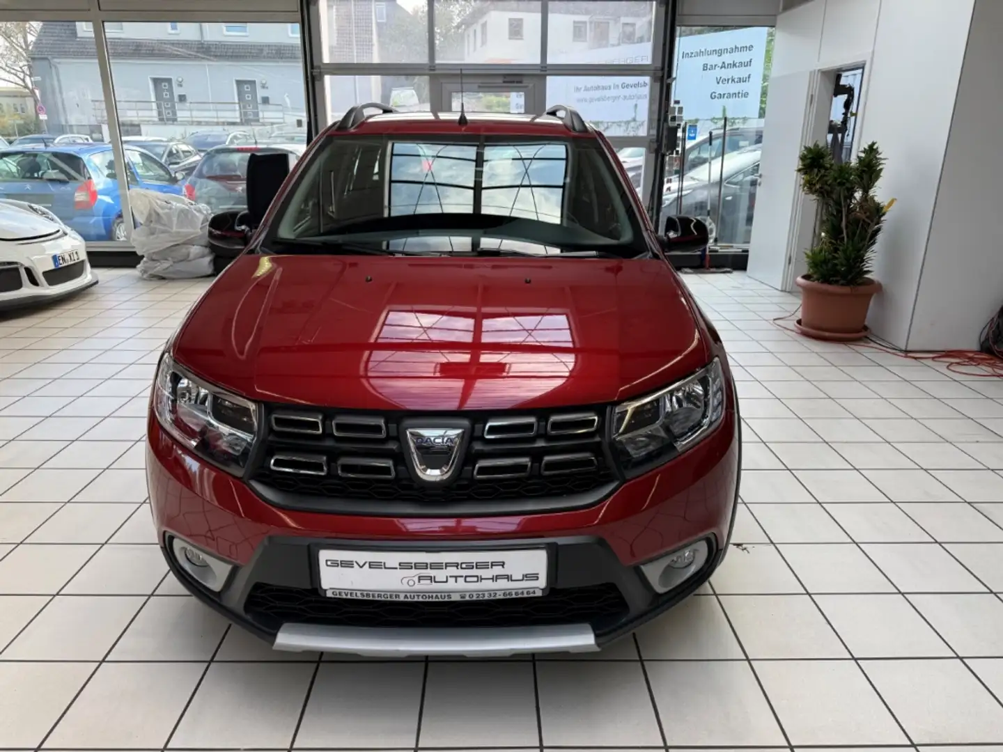 Dacia Logan MCV II Kombi Comfort Automatik aus 1. Hand Piros - 2