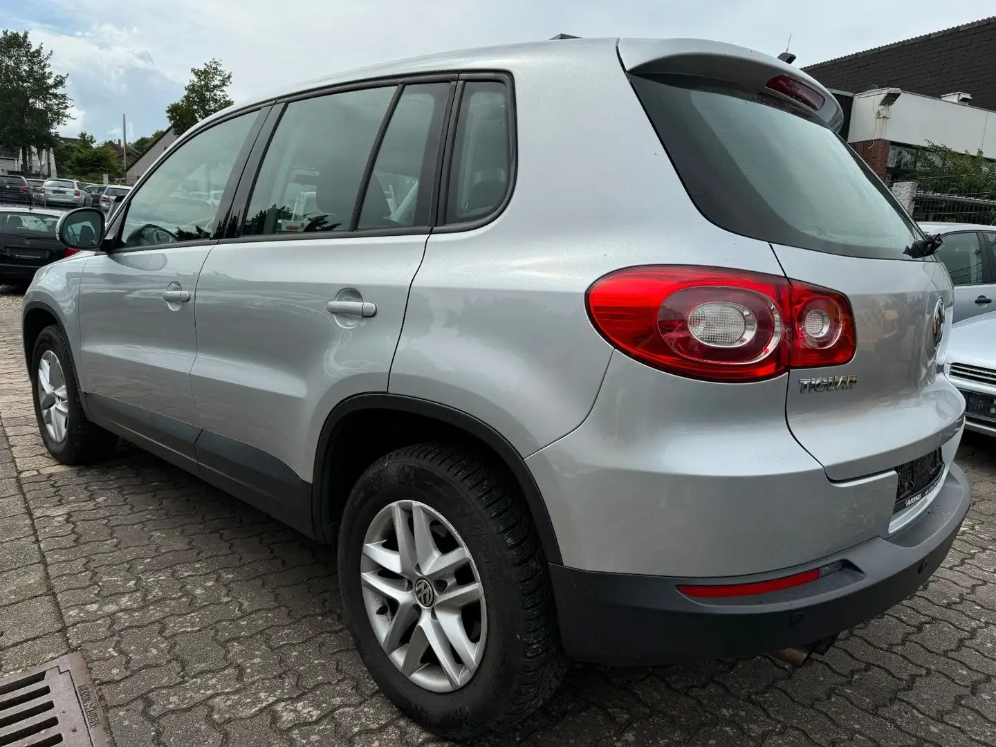 Volkswagen Tiguan 1,4TSI Trend & Fun,Klimaautomatik,PDC Silber - 2