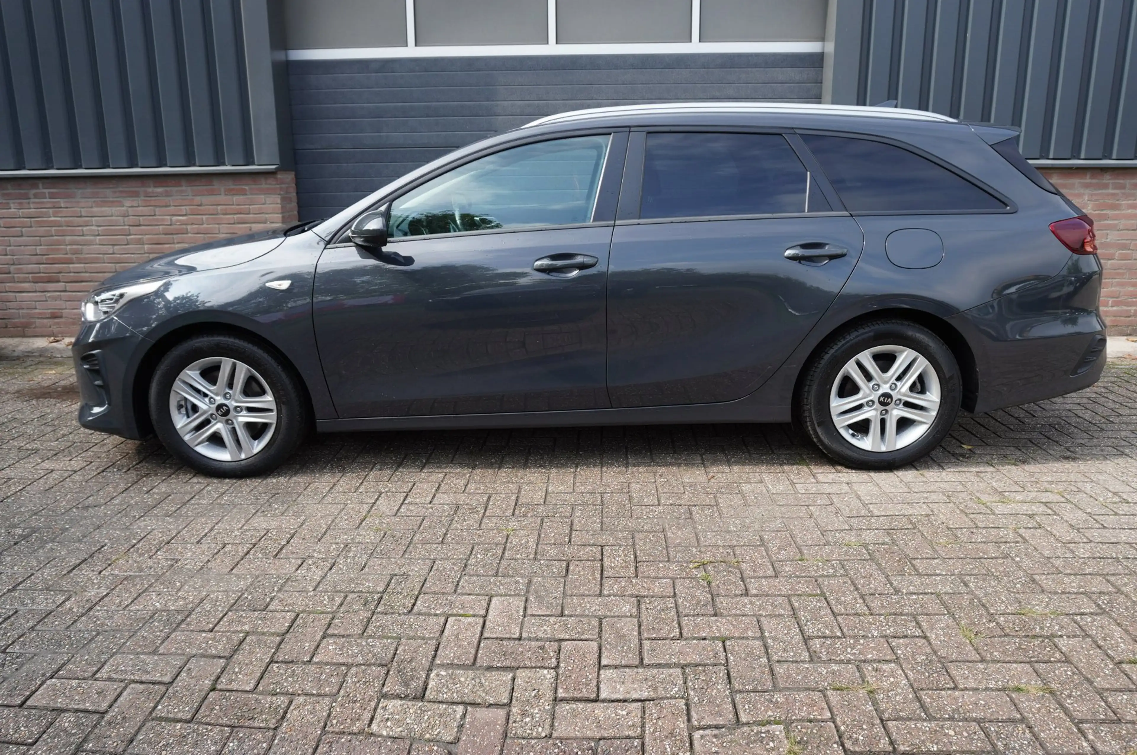 Kia Ceed SW / cee'd SW Sportswagon 1.0 T-GDi / Carplay / Android auto / T — photo 3