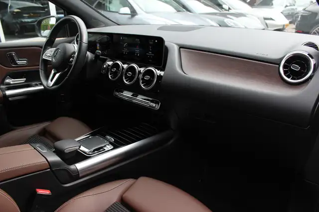 Mercedes-Benz B-Class view 13