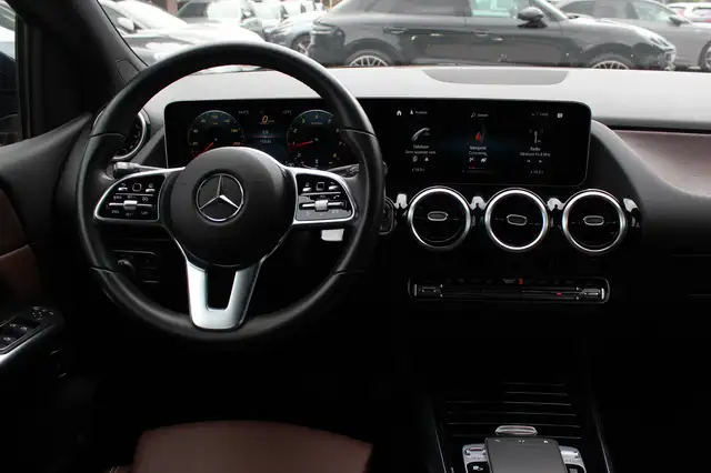 Mercedes-Benz B-Class view 9
