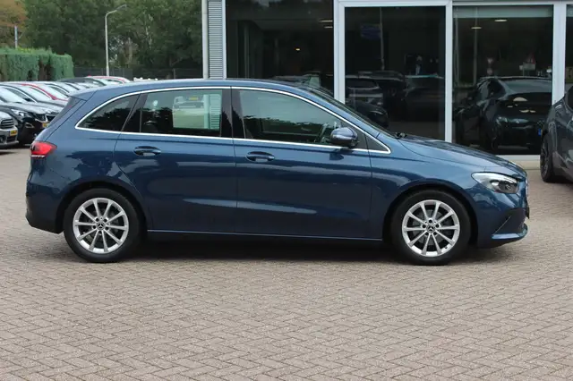 Mercedes-Benz B-Class view 5