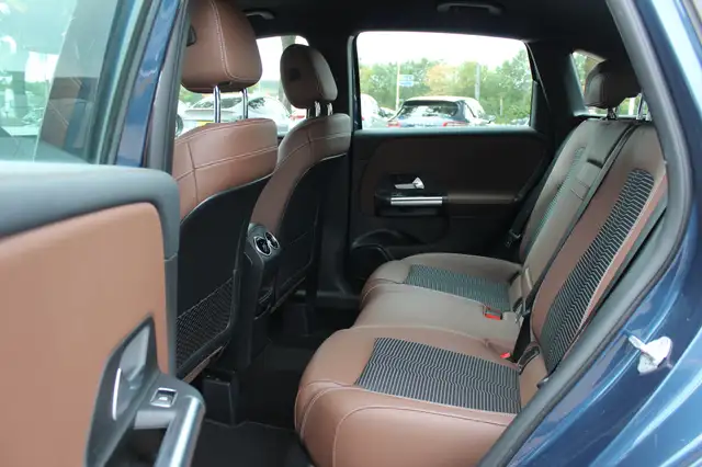 Mercedes-Benz B-Class view 11