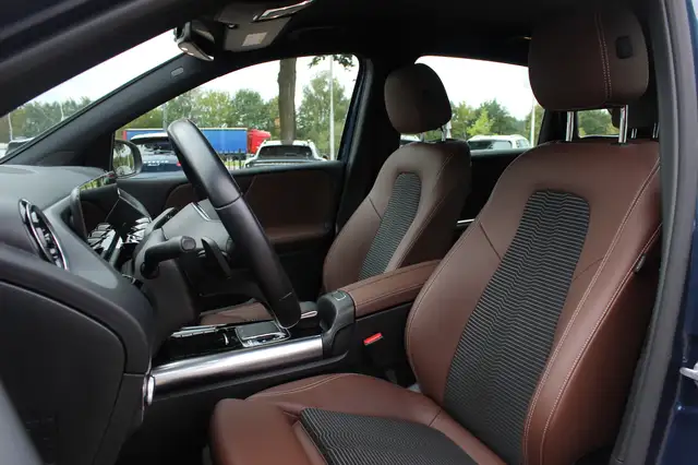 Mercedes-Benz B-Class view 4
