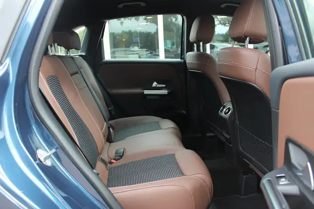 Mercedes-Benz B-Class view 12