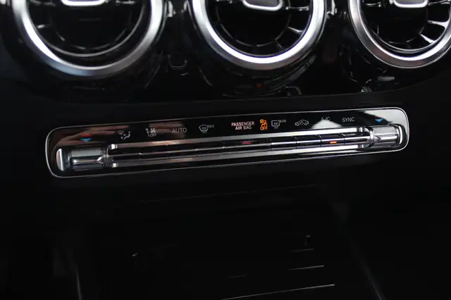 Mercedes-Benz B-Class view 26