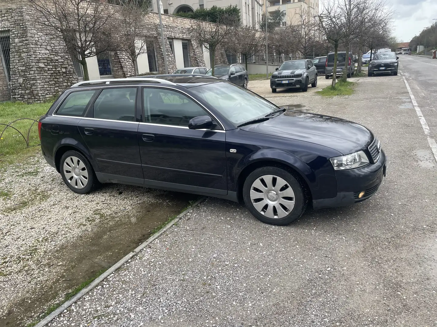 Audi A4 Avant 1.9 tdi 115cv Bleu - 2