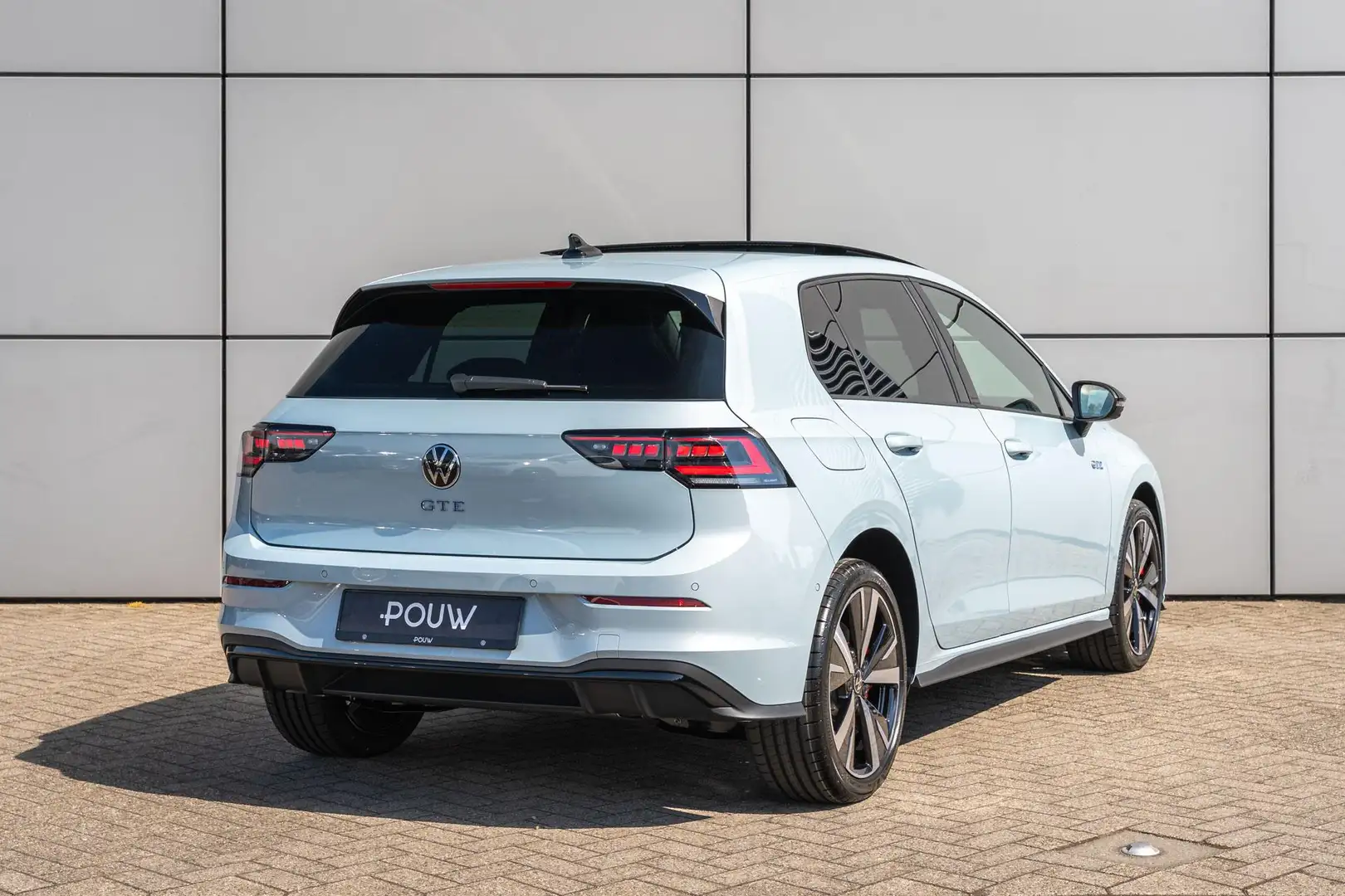 Volkswagen Golf GTE 1.5 eHybrid 272pk | Climate Control | Trekhaak Weg Blauw - 2