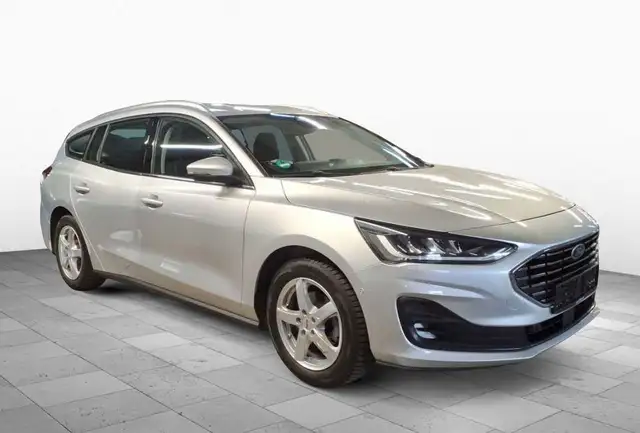 Ford Focus view 2