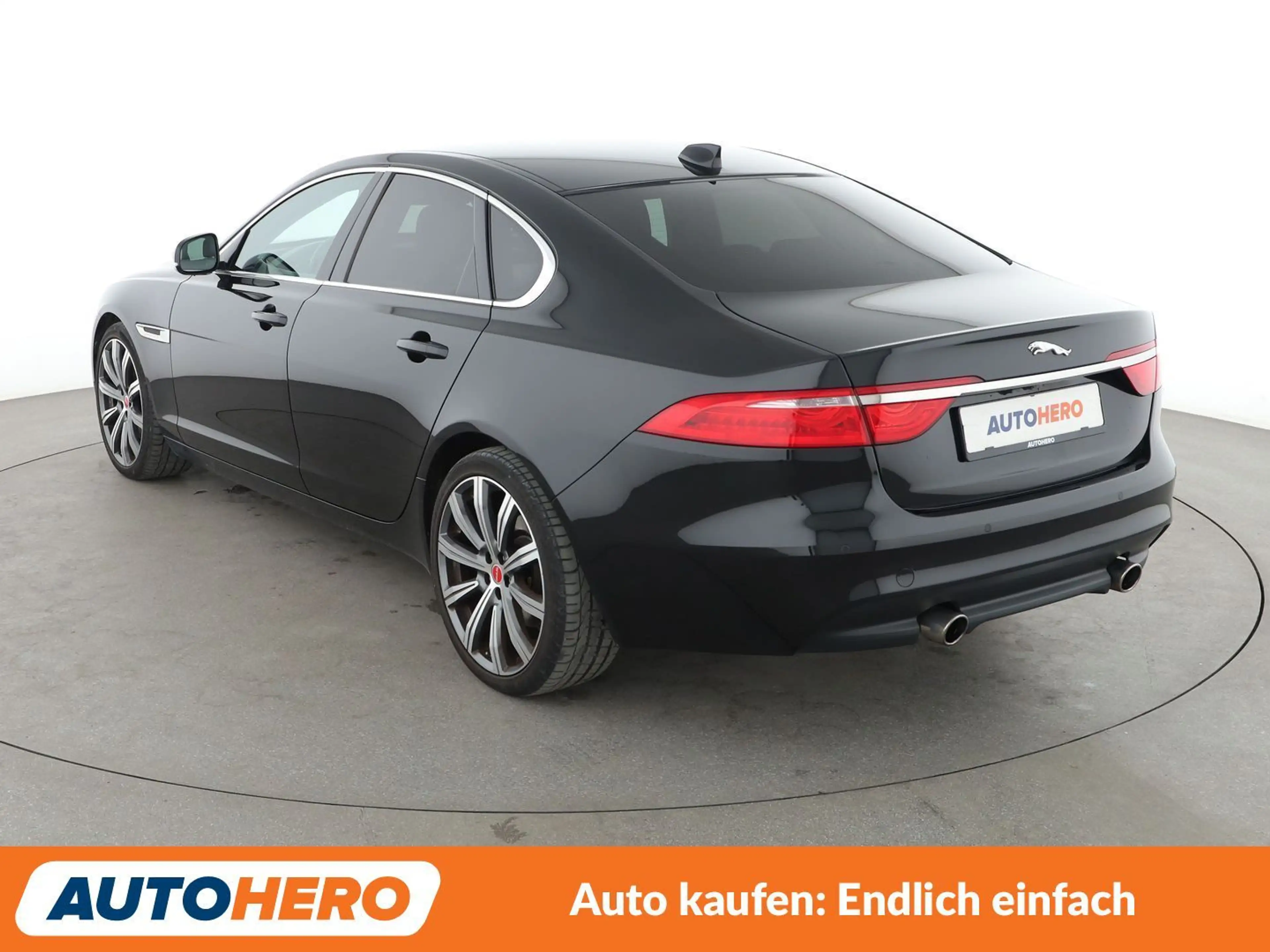 Jaguar XF 30d Portfolio Aut.*NAVI*CAM*SHZ*LHZ*TEMPO*ALU* — photo 4
