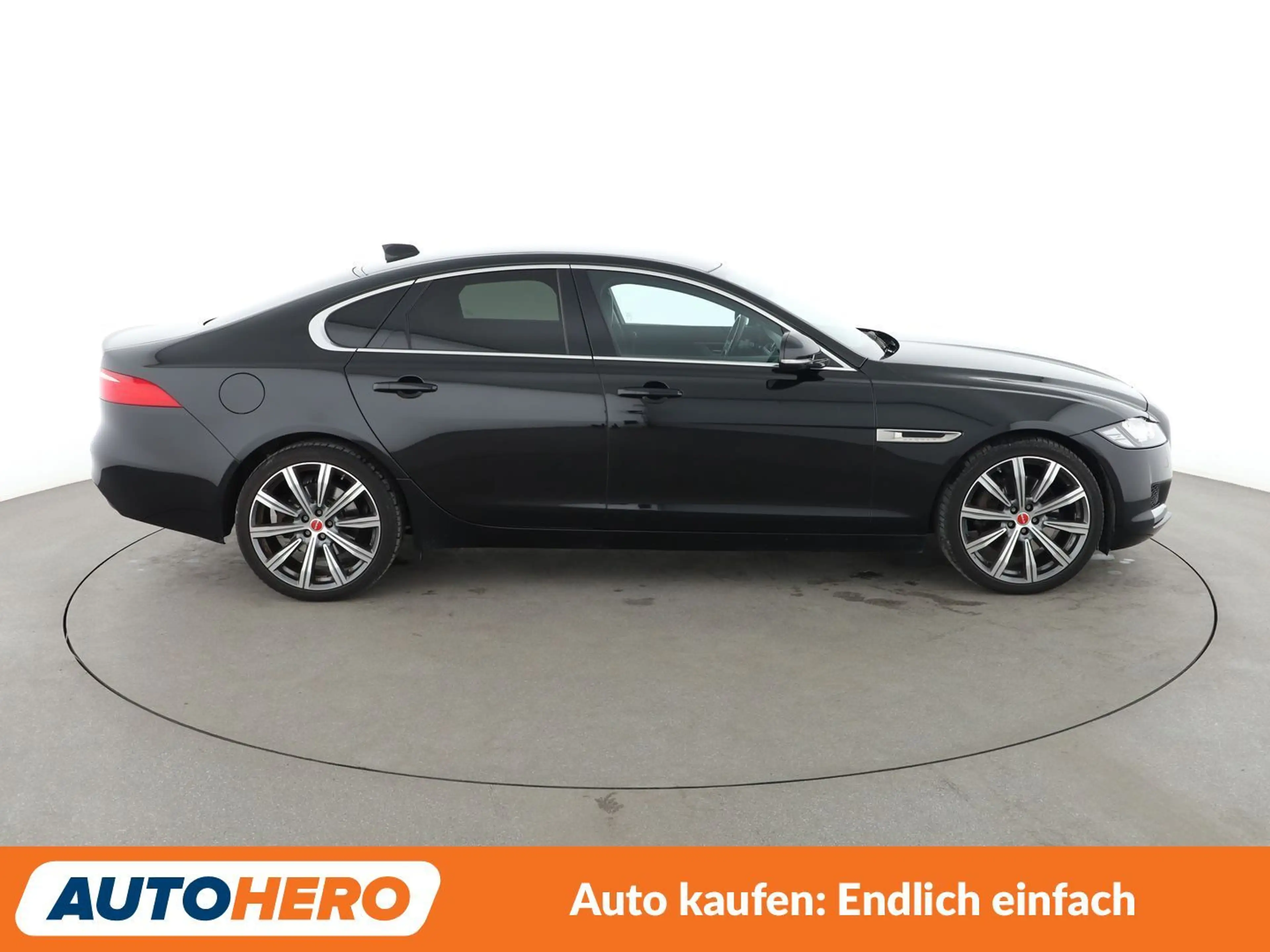 Jaguar XF 30d Portfolio Aut.*NAVI*CAM*SHZ*LHZ*TEMPO*ALU* — photo 7