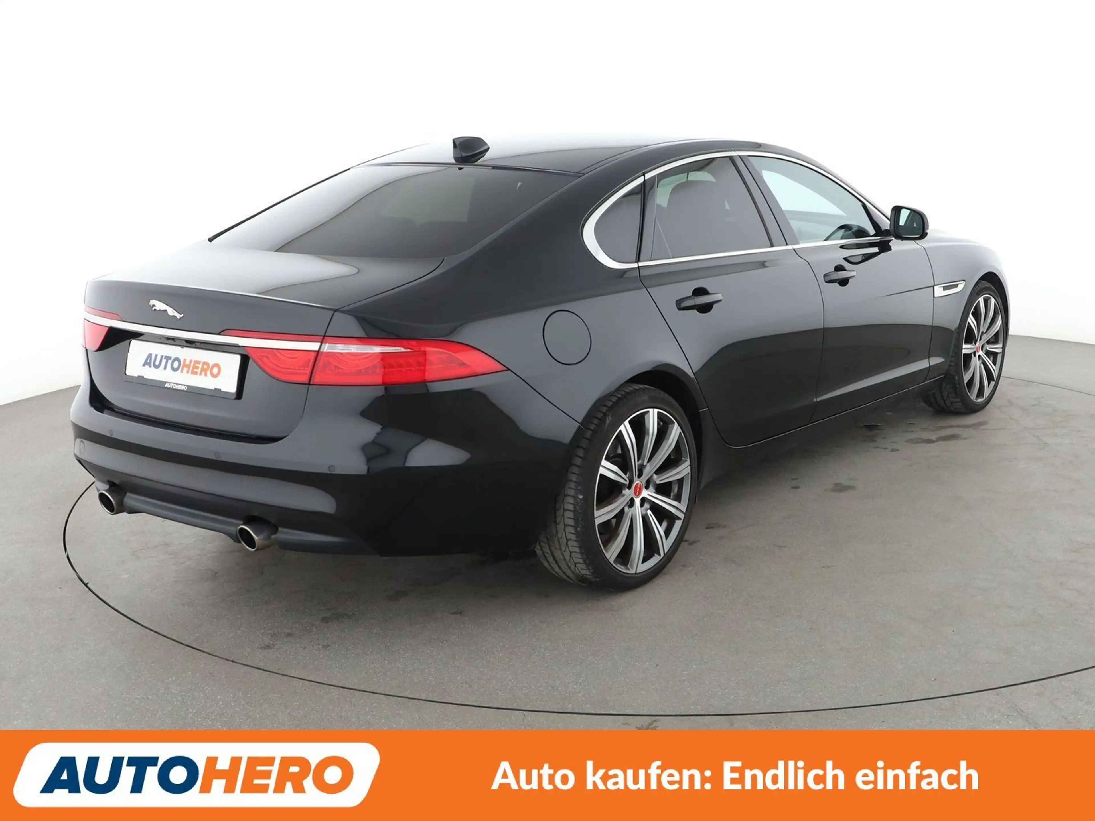 Jaguar XF 30d Portfolio Aut.*NAVI*CAM*SHZ*LHZ*TEMPO*ALU* — photo 6