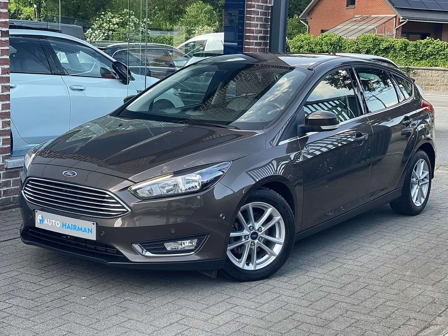 Ford Focus 1.5 TDCi Titanium PowerShift Brun - 1