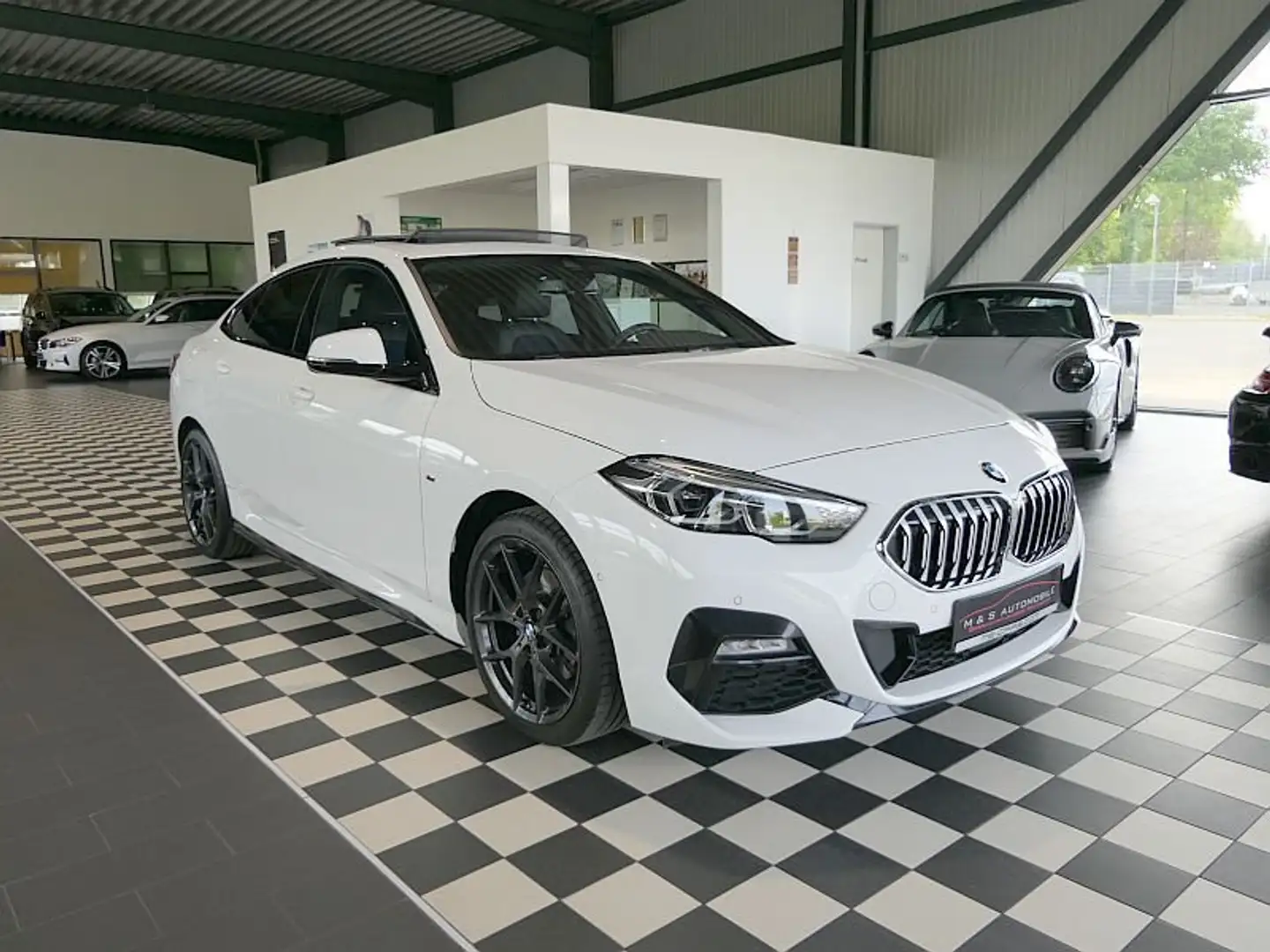 BMW 218 i Aut. GC M Sport CAM*HIFI*LK-HZG*KOMFZG*PANO*18"* White - 2