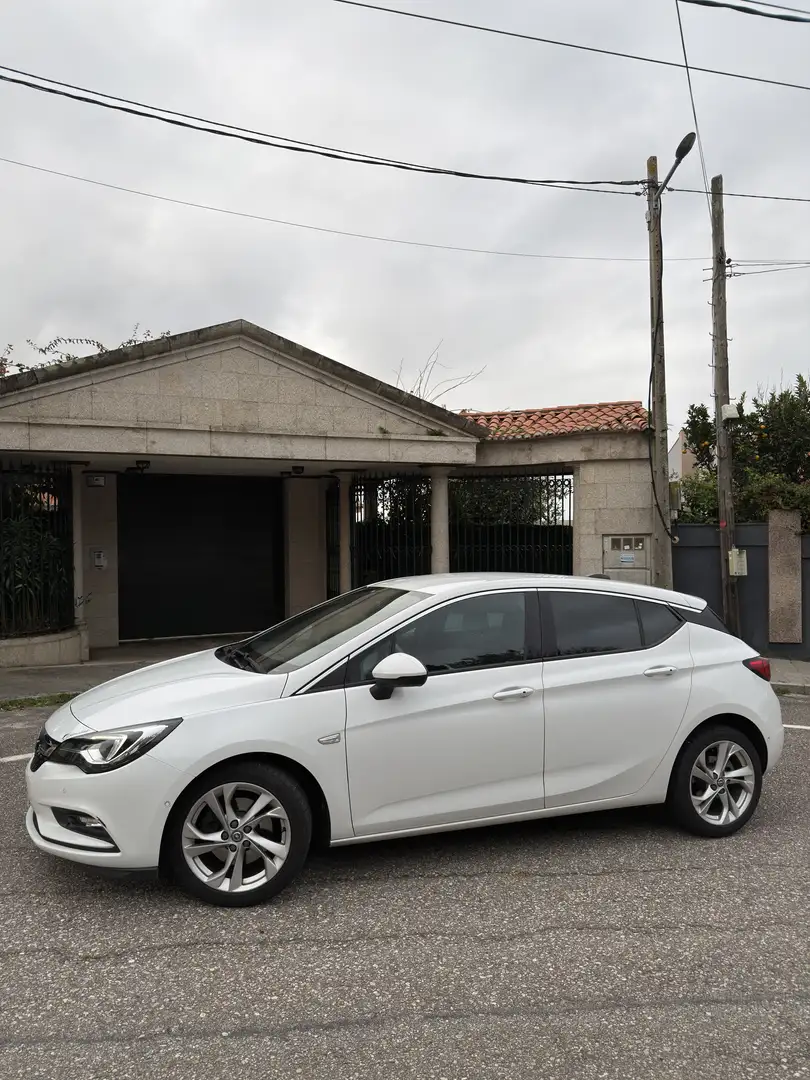 Opel Astra 1.6CDTi S/S Business + 136 - 1