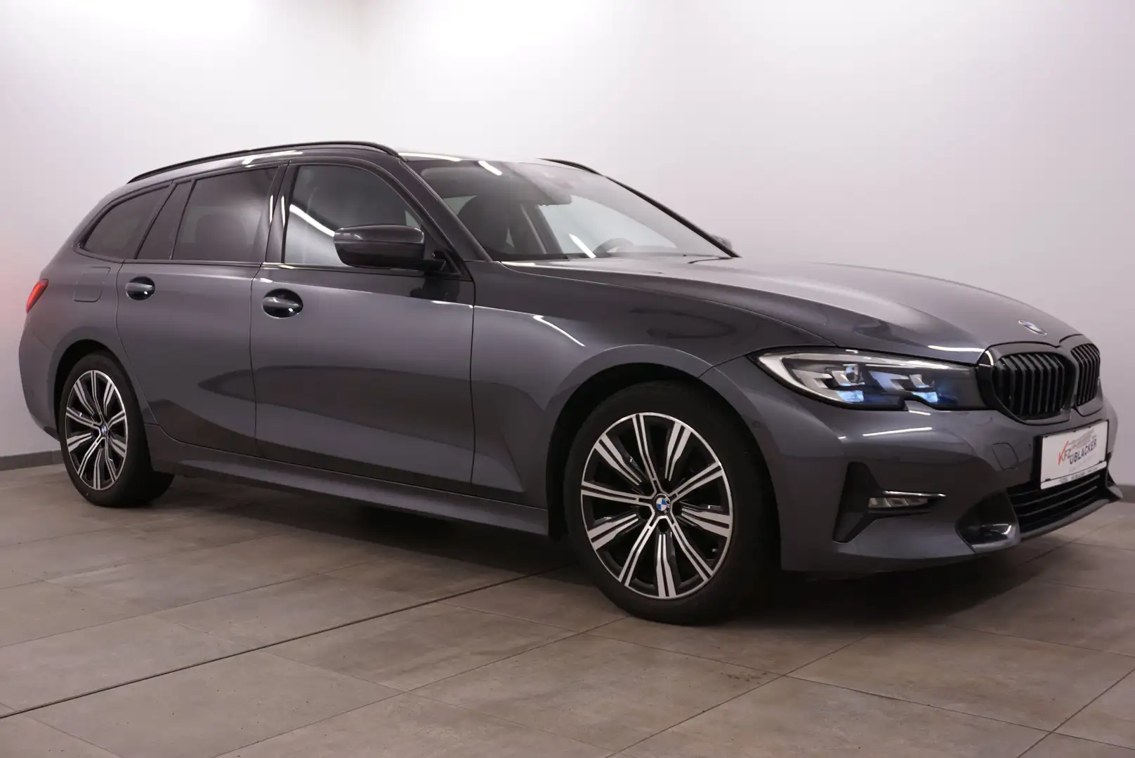 BMW 318 d Sport Line // M-Lenkrad // M-Felgen // Schwarz - 1