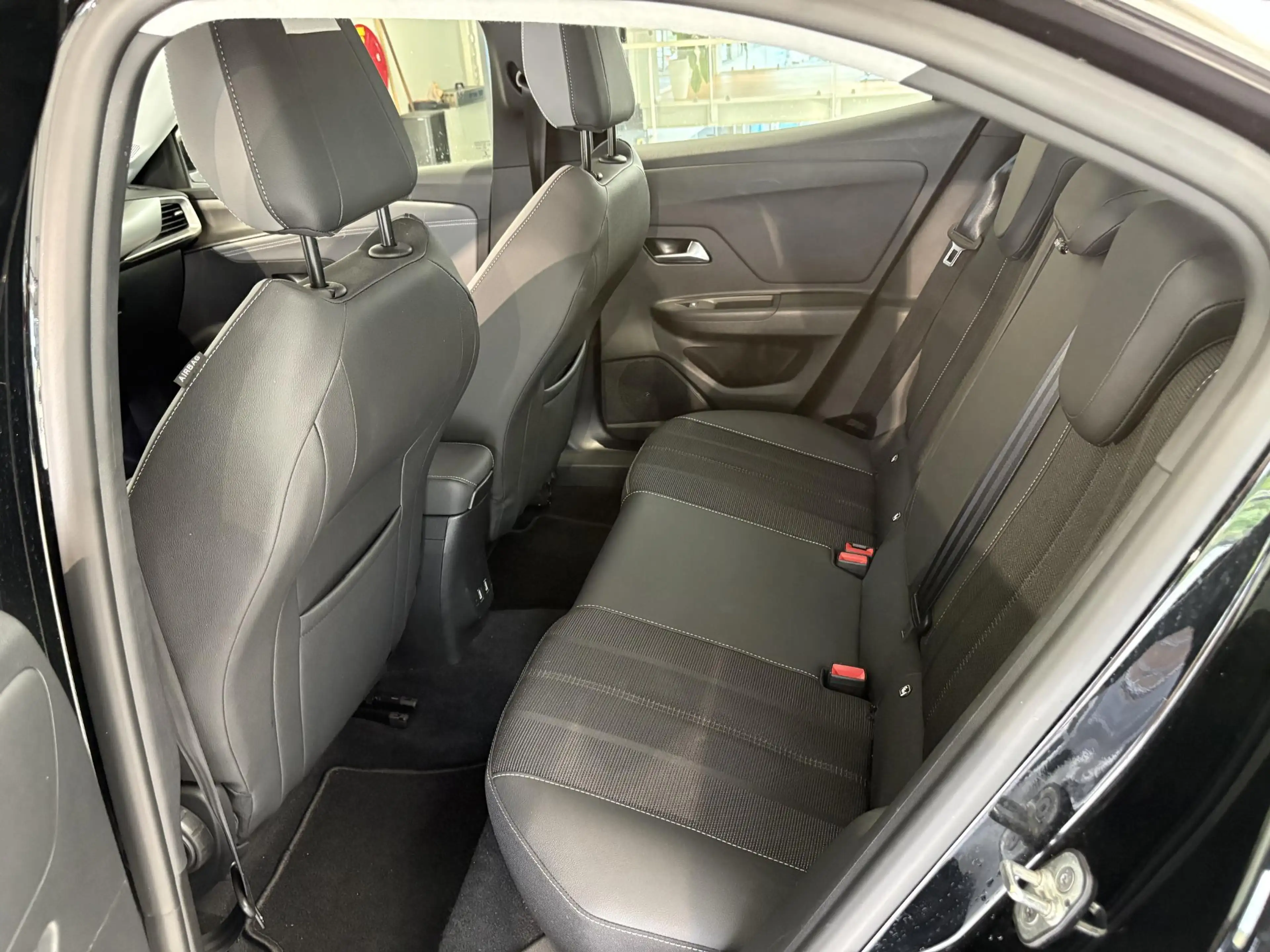 Opel Mokka-E Elegance 50-kWh 11kw bl. . — photo 10