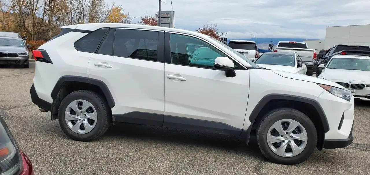 Toyota RAV 4 снимка Toyota RAV 4