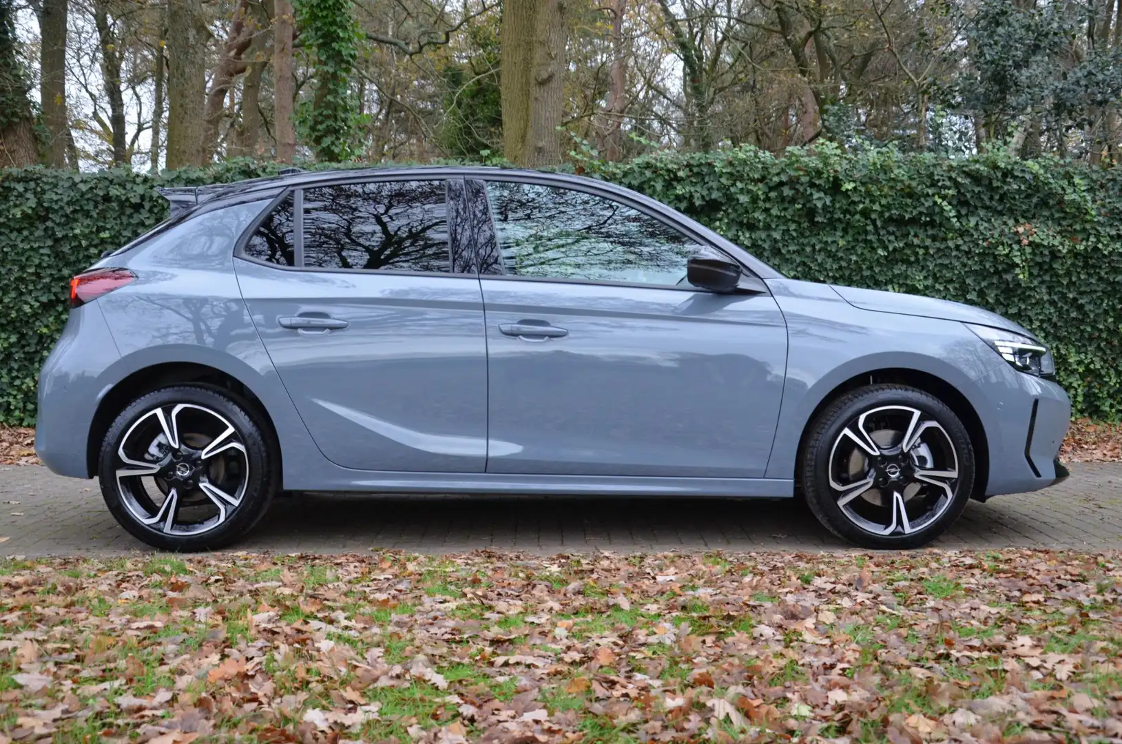 Opel Corsa 1.2 Turbo Hybrid Ultimate Navi/Pdc/Ecc/Panoramadak Grijs - 2