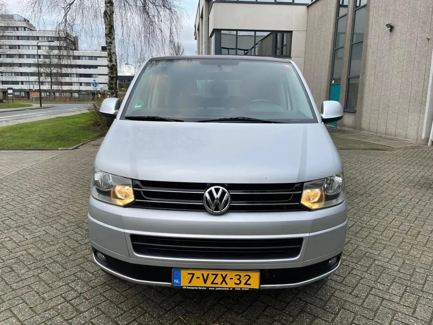 Volkswagen Transporter CARAVELLE 2.0 TDI Plateado - 2