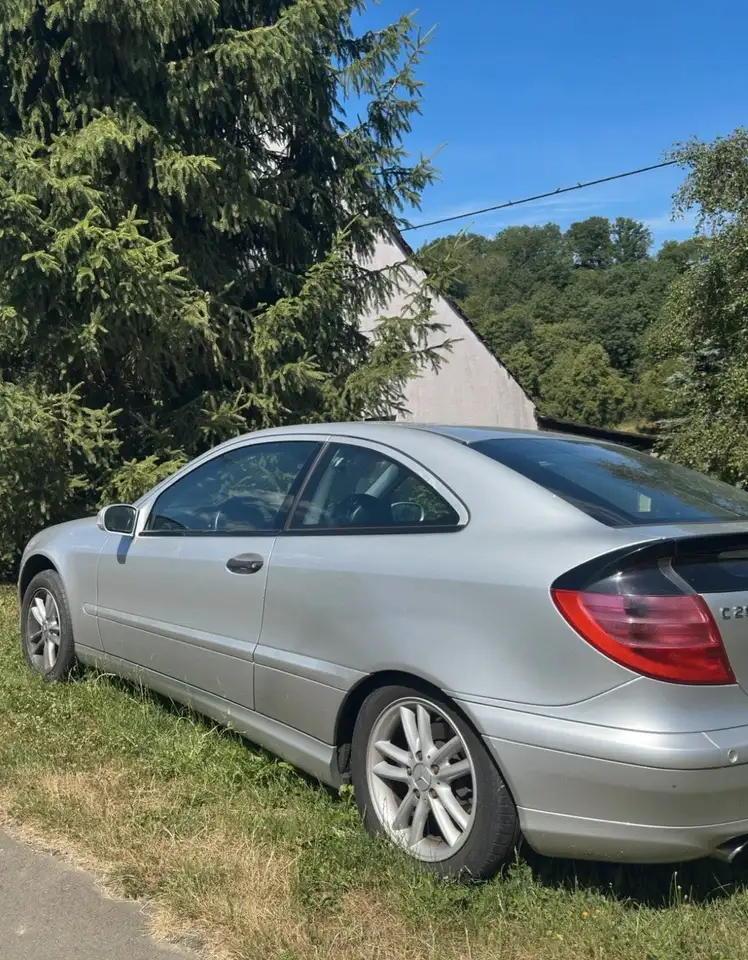 Mercedes-Benz C 200 Kompressor Sportcoupe, foto 2