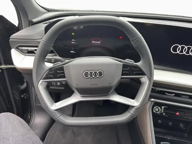Audi Q5 view 10