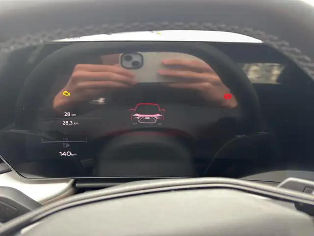 Audi Q5 view 11