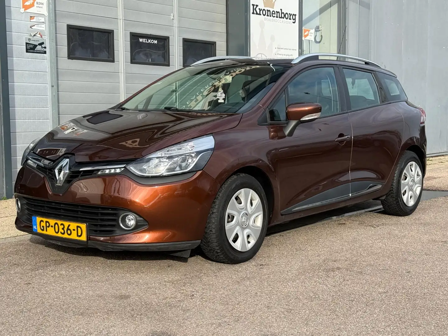 Renault Clio Estate 0.9 TCe Expression, NAP, APK, NAVI Brun - 2