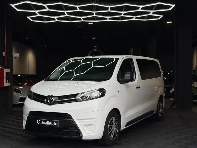 Toyota Proace 1.5D 120CV VX SHUTTLE 2PL 2PT L1