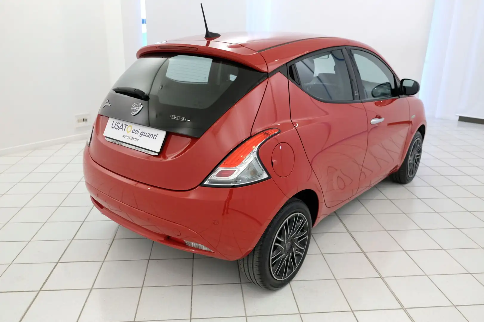 Lancia Ypsilon 1.0 69 CV 5 porte S&S Gold Rosso - 2
