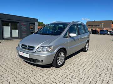 A Njoy 1.8 Automatik Style-Paket 7-Sitzer