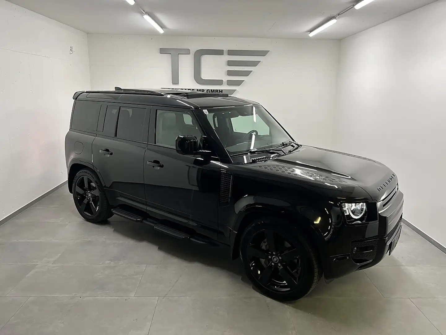 Land Rover Defender 110 P300e PHEV AWD X-Dynamic HSE Aut. 22", ALL ... Schwarz - 1