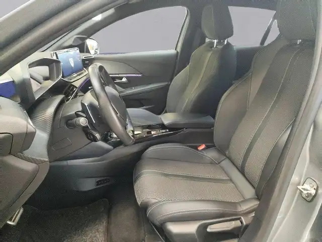 Peugeot 208 view 10