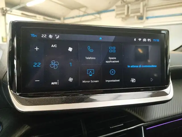 Peugeot 208 view 18