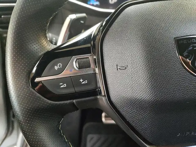 Peugeot 208 view 16