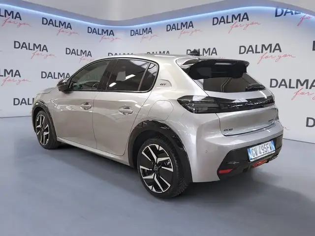 Peugeot 208 view 3