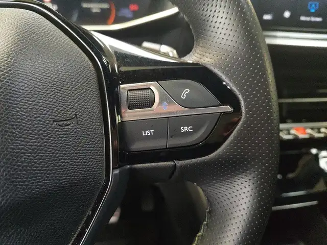 Peugeot 208 view 17