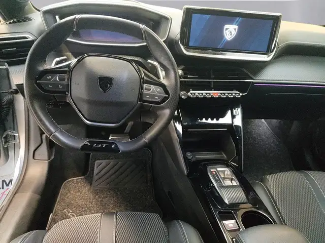Peugeot 208 view 11