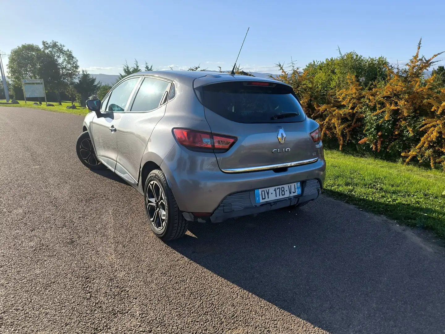 Renault Clio IV dCi 90 eco2 Intens - 2