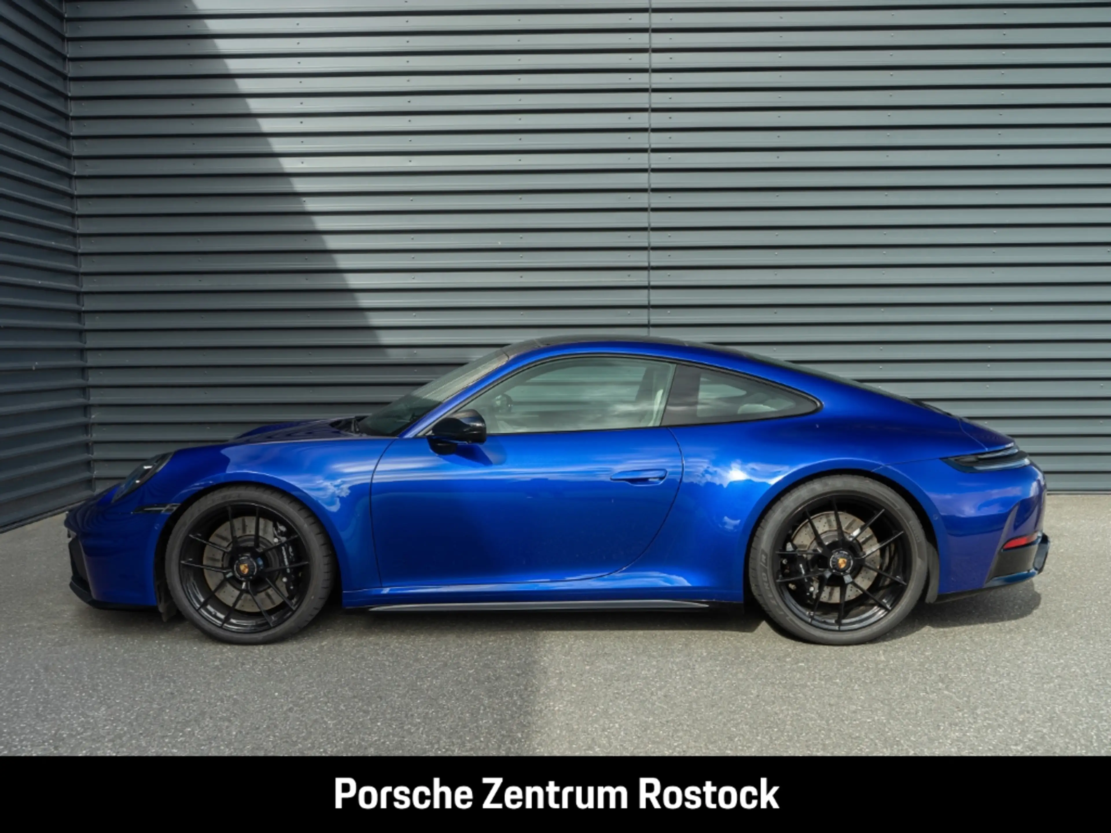 Porsche 992 -2 (911) Carrera GTS — photo 12