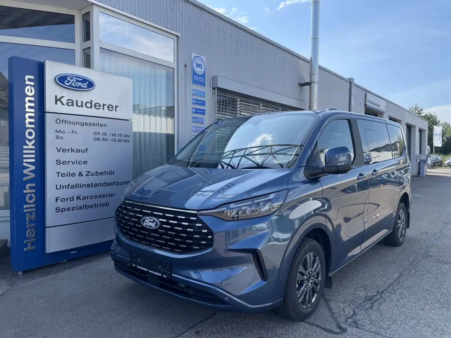 Ford Tourneo Custom 320 L1H1 VA Titanium (V710) Blue - 1