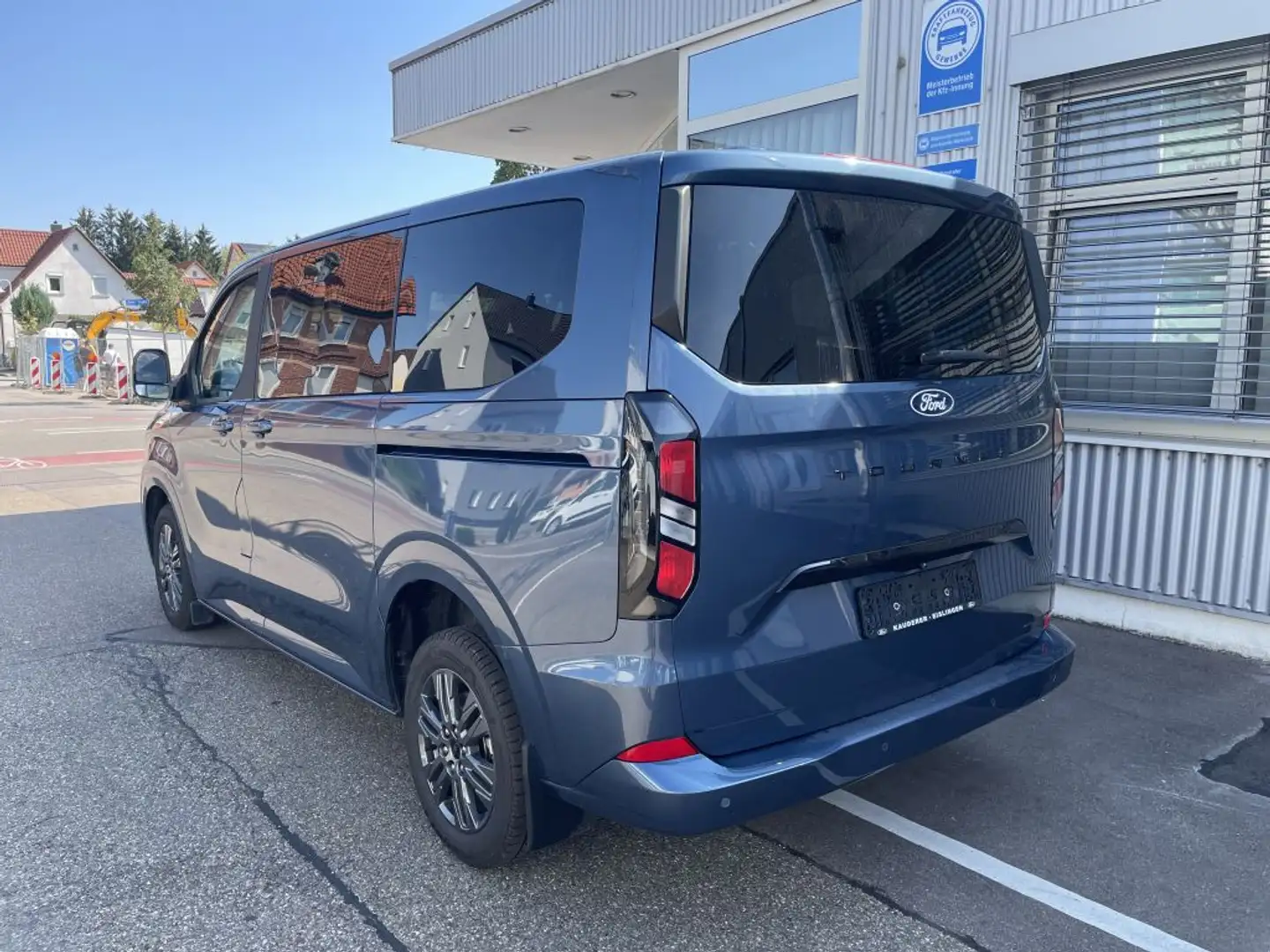 Ford Tourneo Custom 320 L1H1 VA Titanium (V710) Blue - 2