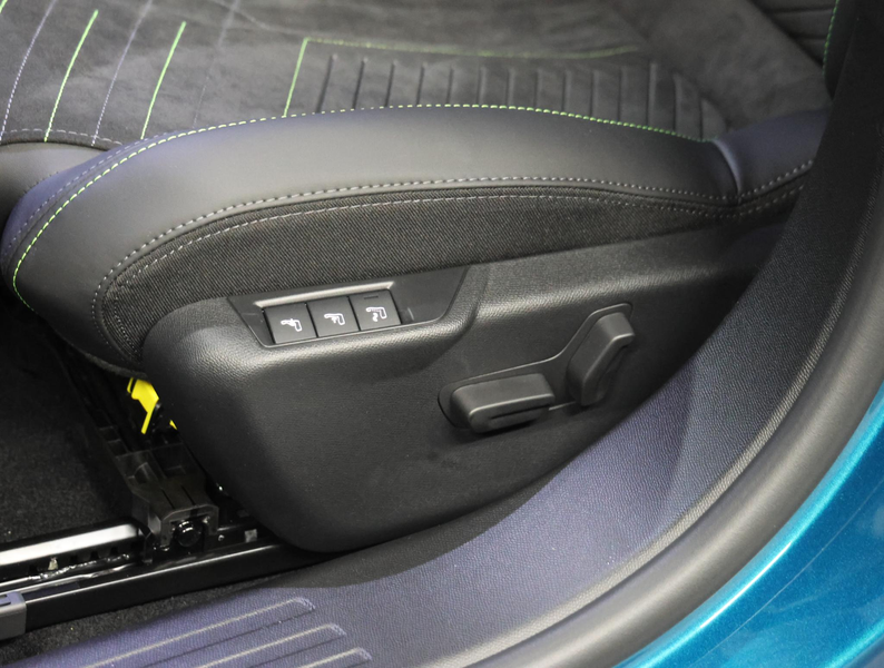 Peugeot e-2008 EV GT Avantage 54 kWh | 1ste eigenaar | AppleCarPl — photo 11
