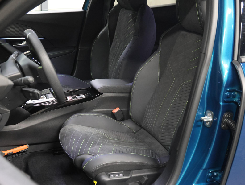 Peugeot e-2008 EV GT Avantage 54 kWh | 1ste eigenaar | AppleCarPl — photo 12