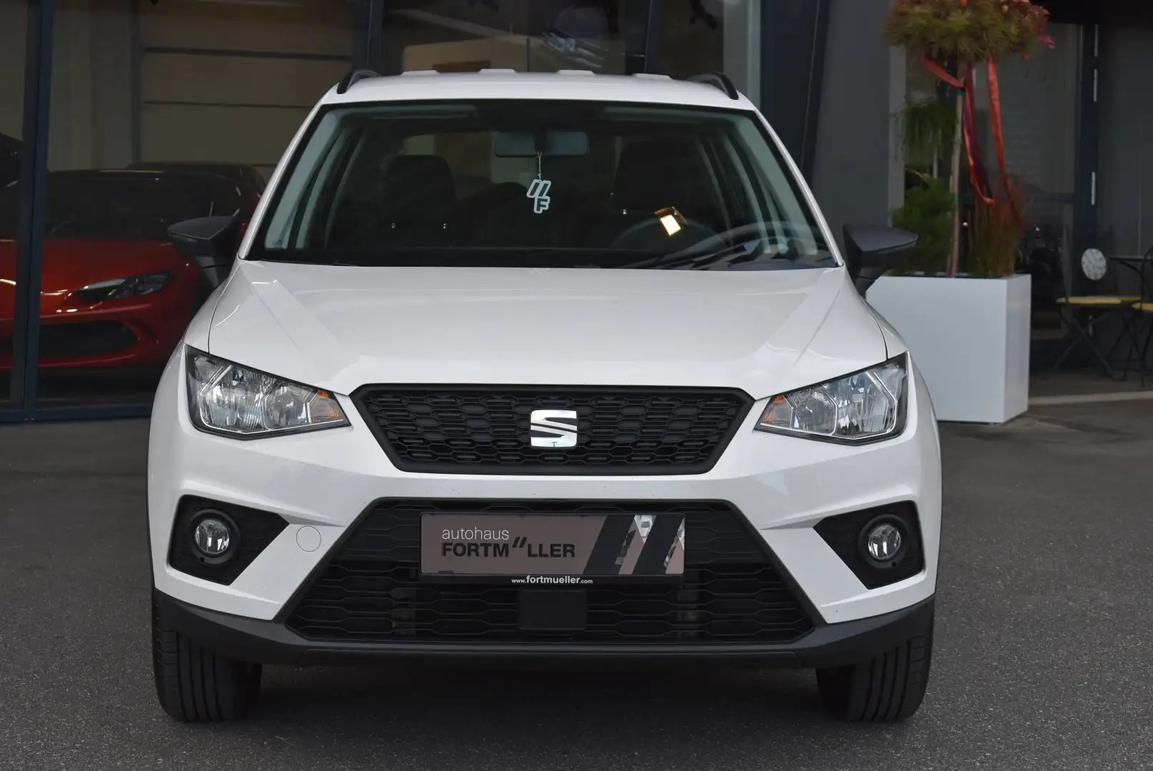 SEAT Arona Reference Weiß - 2
