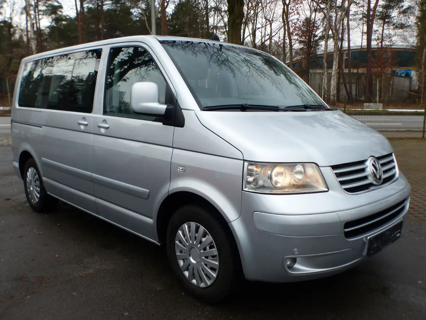 Volkswagen T5 Multivan 2.5 TDI Highline Automatik Nav Parkh Silber - 2